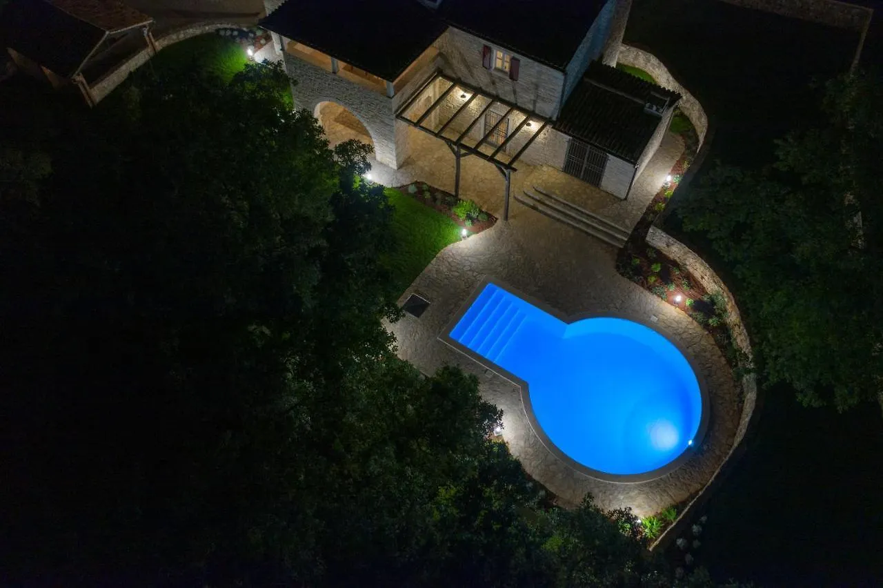 Villa Barbarella Tinjan Croatia